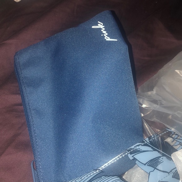 PINK VS BEACH BAG SOLD - Picture 3 of 3